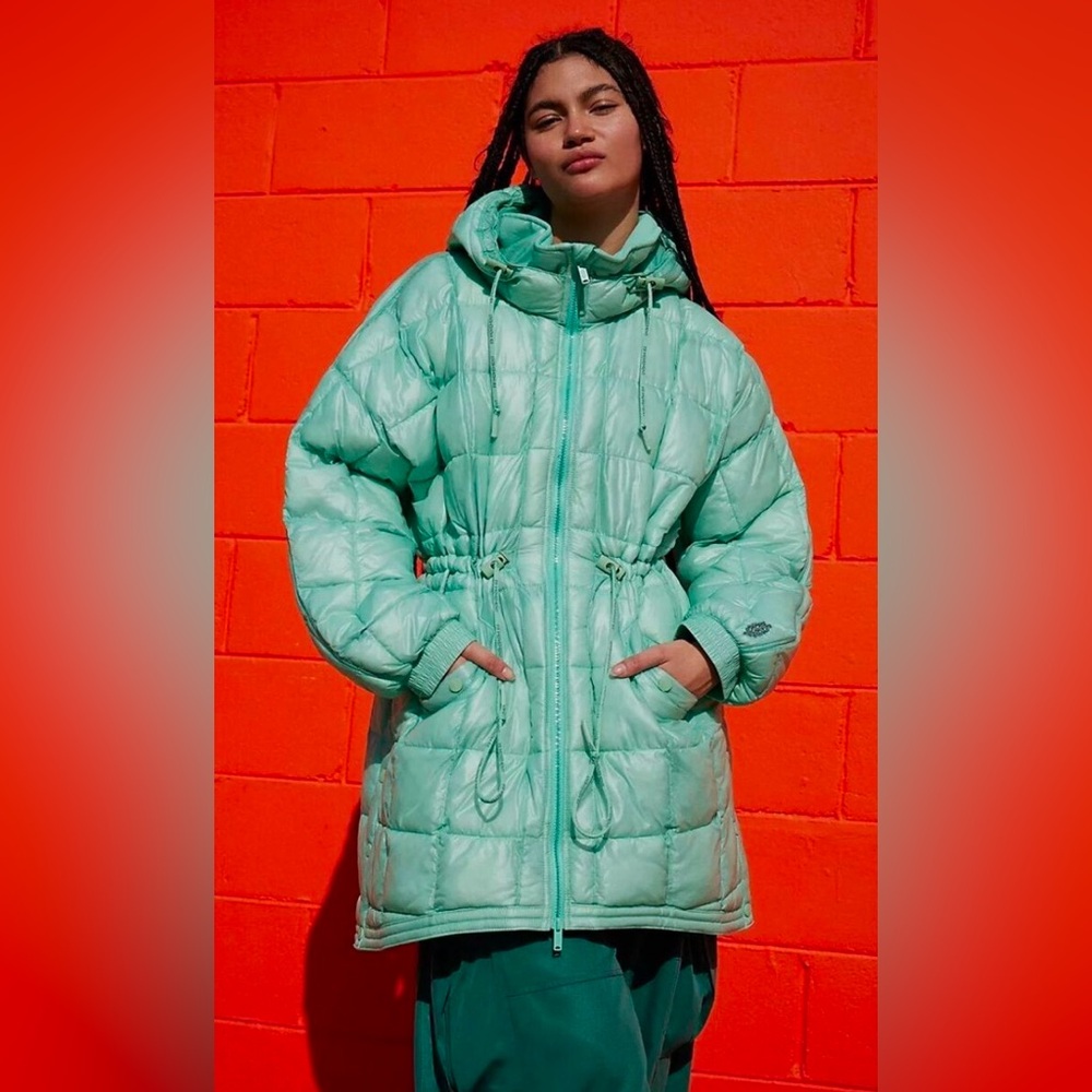 NWT FREE PEOPLE Patricia Packable Poncho Puffer Jacket/Size SMALL; Green Mist